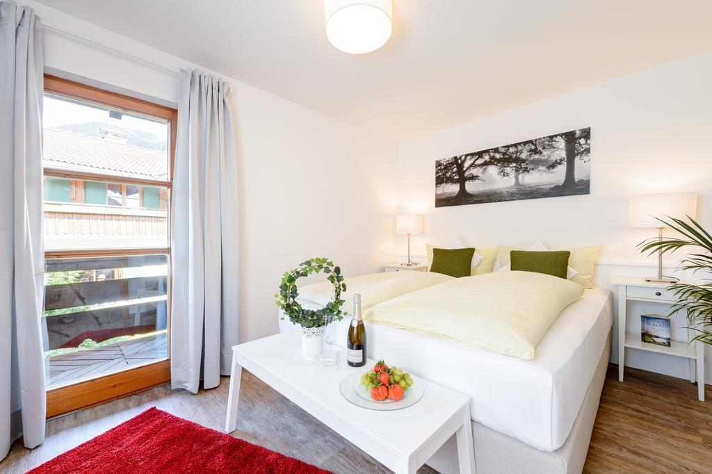 "Ferienwohnung Ess" - Annehmlichkeiten Von 4-Sterne Familien-Und Wellnesshotel Viktoria Koennen Mitbenutzt Werden Oberstdorf Exteriör bild