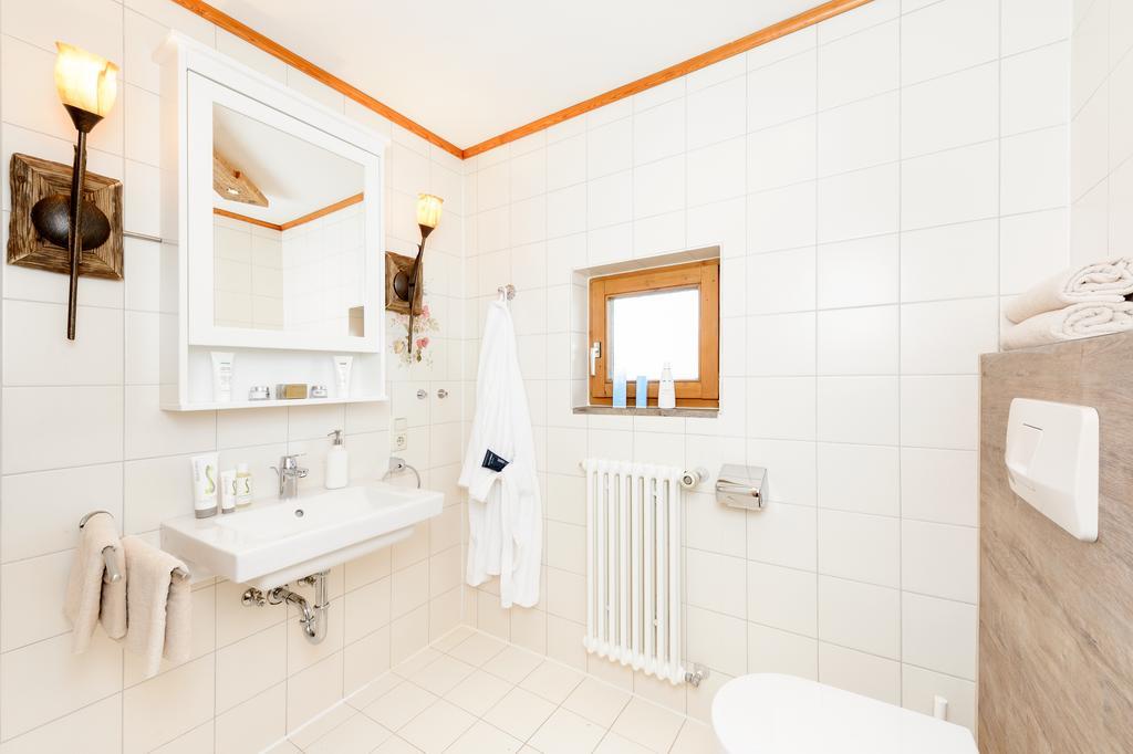 "Ferienwohnung Ess" - Annehmlichkeiten Von 4-Sterne Familien-Und Wellnesshotel Viktoria Koennen Mitbenutzt Werden Oberstdorf Exteriör bild